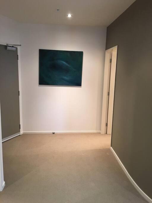 Outstanding Central Lambton Quay Apartment Уелингтън Екстериор снимка