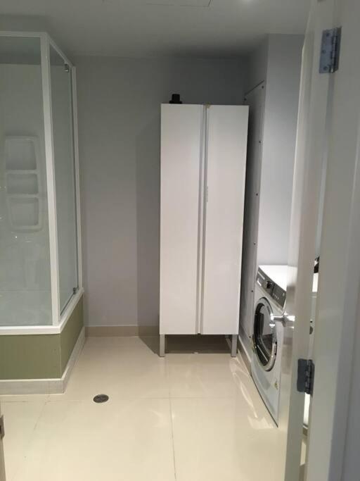 Outstanding Central Lambton Quay Apartment Уелингтън Екстериор снимка